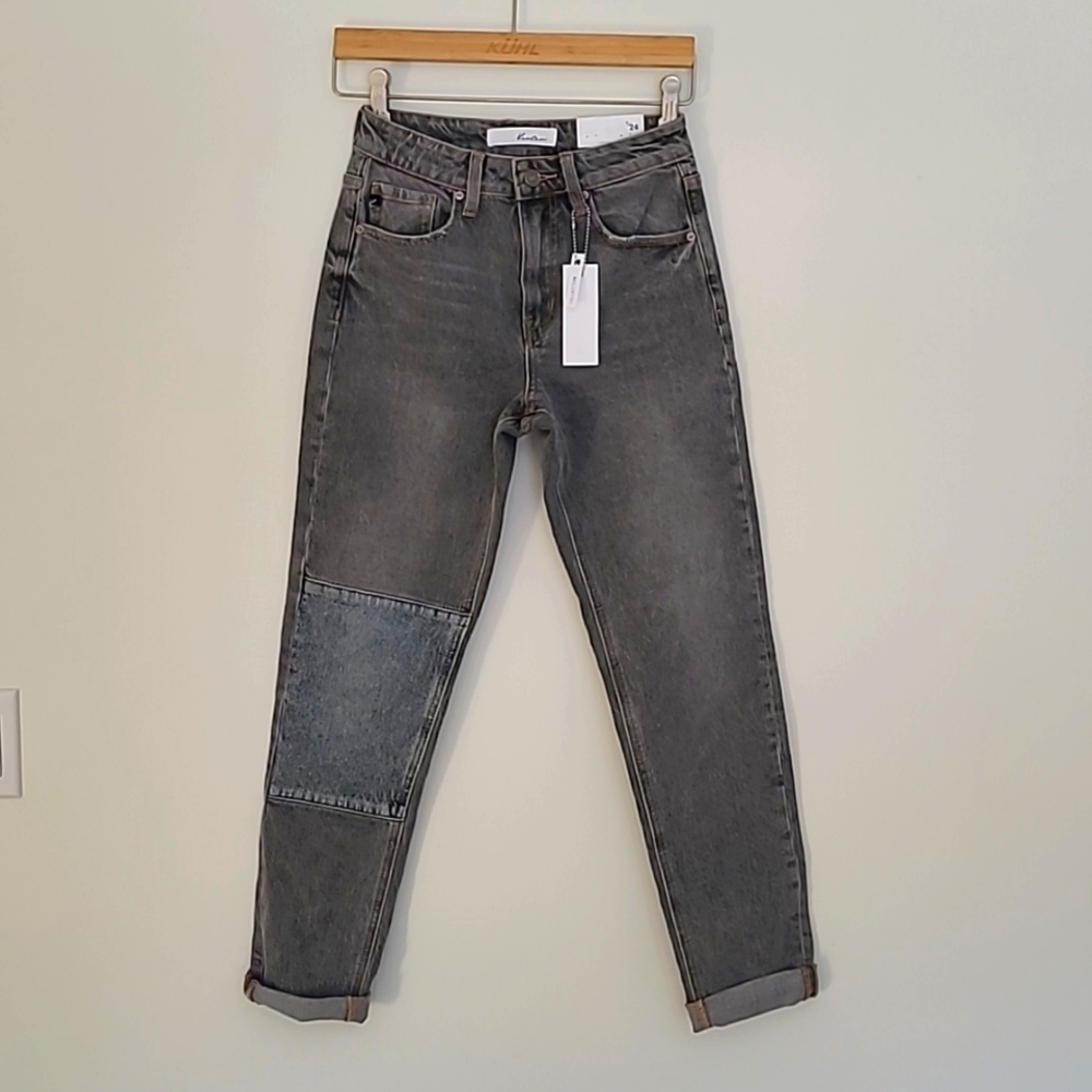 Kancan *NWT* MOM Jeans high waist relaxed thigh tapered leg patch detail Sz 24